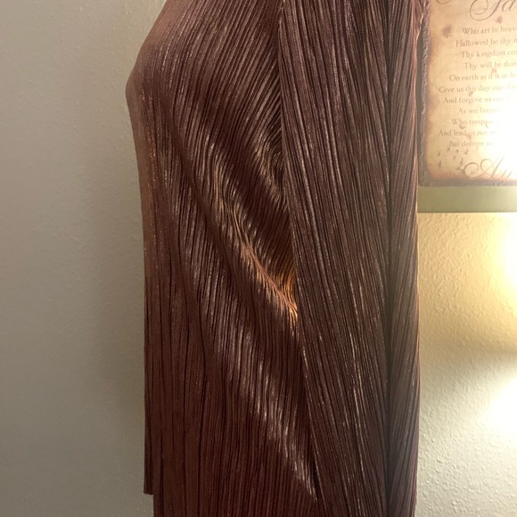 Metallic Top - Picture 8 of 9